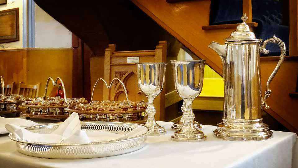 Photograph of communion table at Dromore Non-Subscribing Presbyterian Church